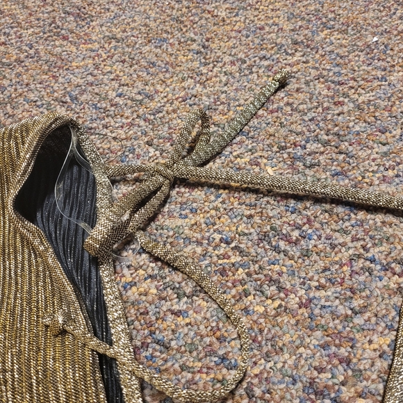 NWT Fashion Nova Size 2X Gold Top Plunging Neckline - Picture 5 of 7